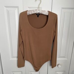 Express Women's Scoop Neck Long Sleeve Body Contour Bodysuit